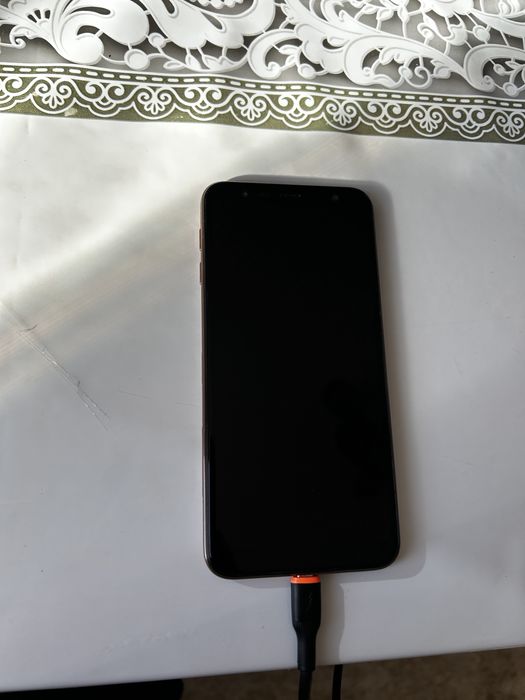 Продам Самсунг j4+