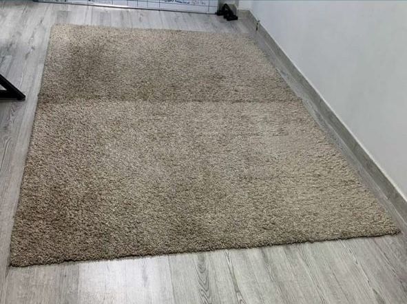 Ворсистый бежевый ковер