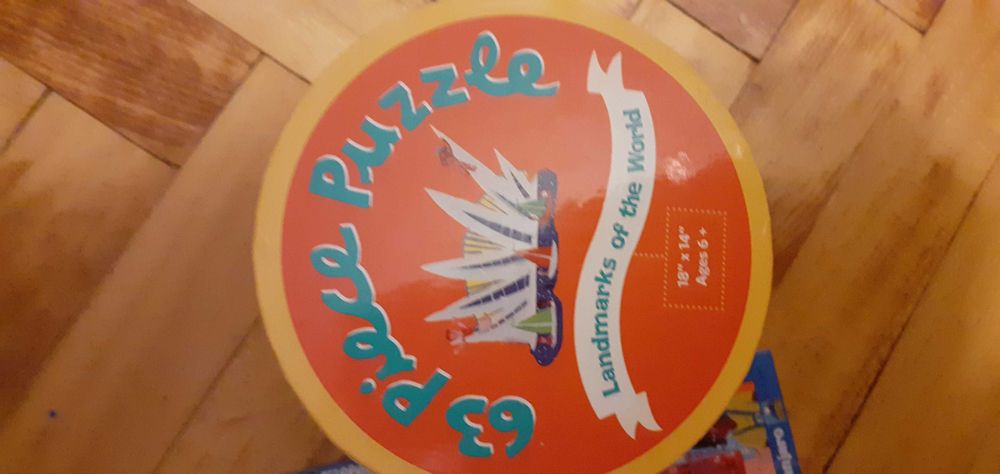 Английски пъзел със световни забележителности, в кръгла кутия