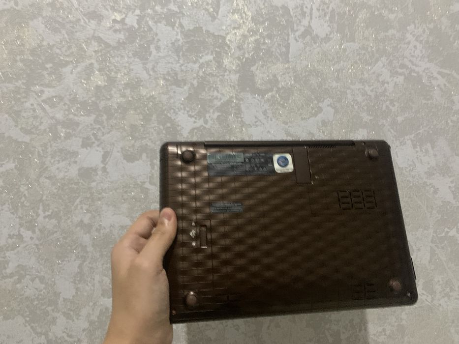 ASUS mini noutbuk
