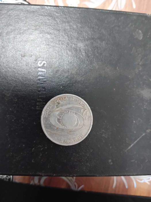 Moneda veche de 500 de lei din anul 1999 cu eclipsa totala de soare