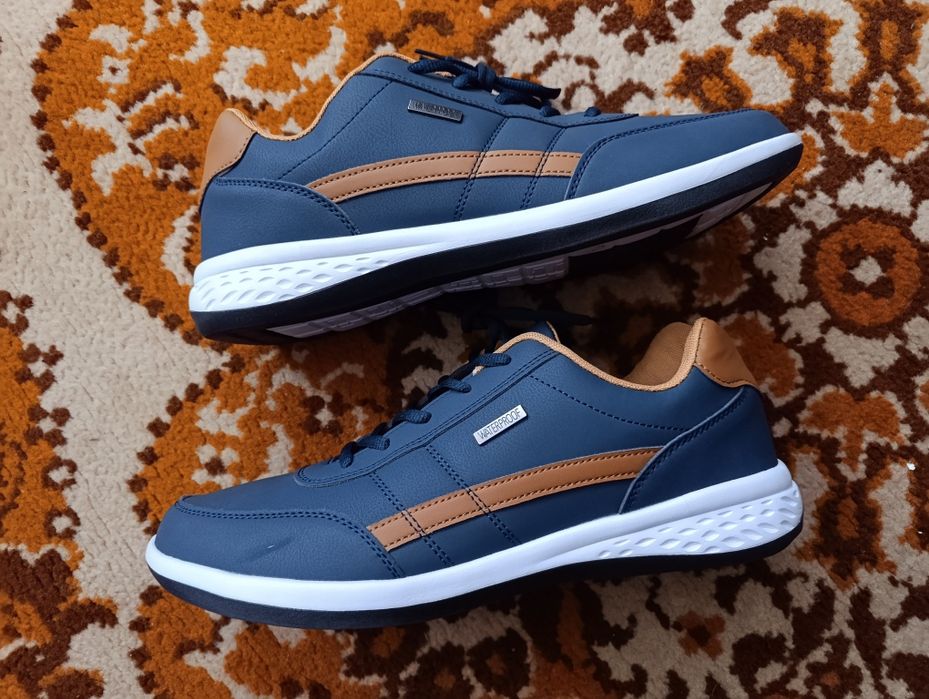 Продам кроссовки