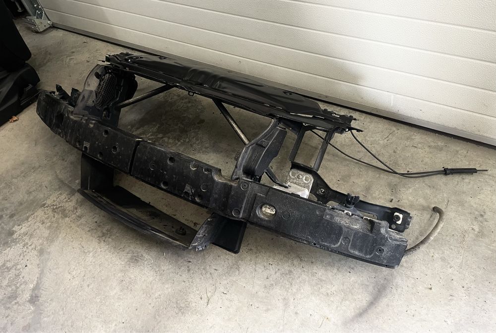 Предна маска с греда за BMW 5-та серия Е60/Е61