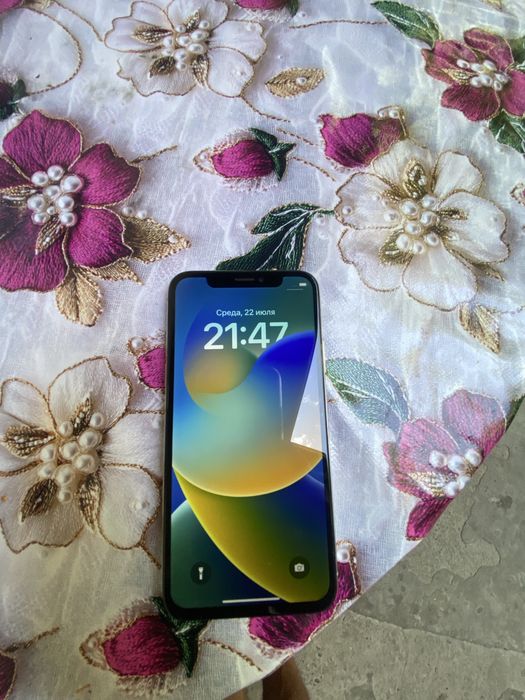 Iphone X sotiladi axvoli yaxshi ishlab turibti yomonmass batareka alis