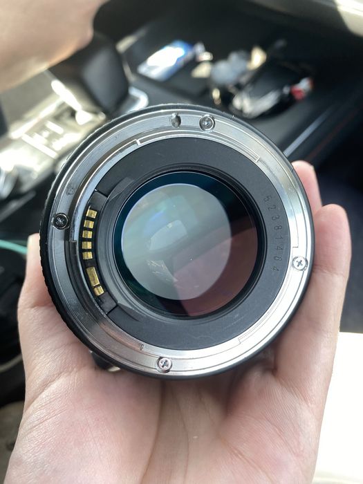 Обьяктив canon 85 мм