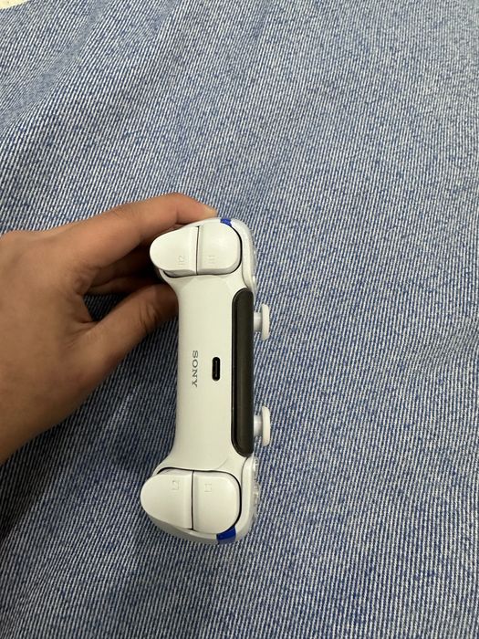 Джойстик на playstation 5 пс5