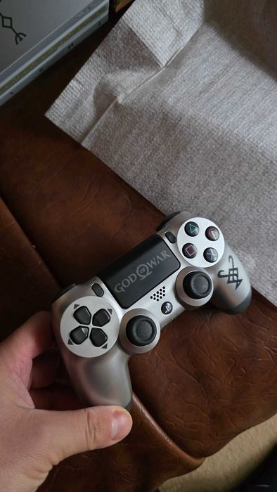 PlayStation 4 pro ps4 modat god of war