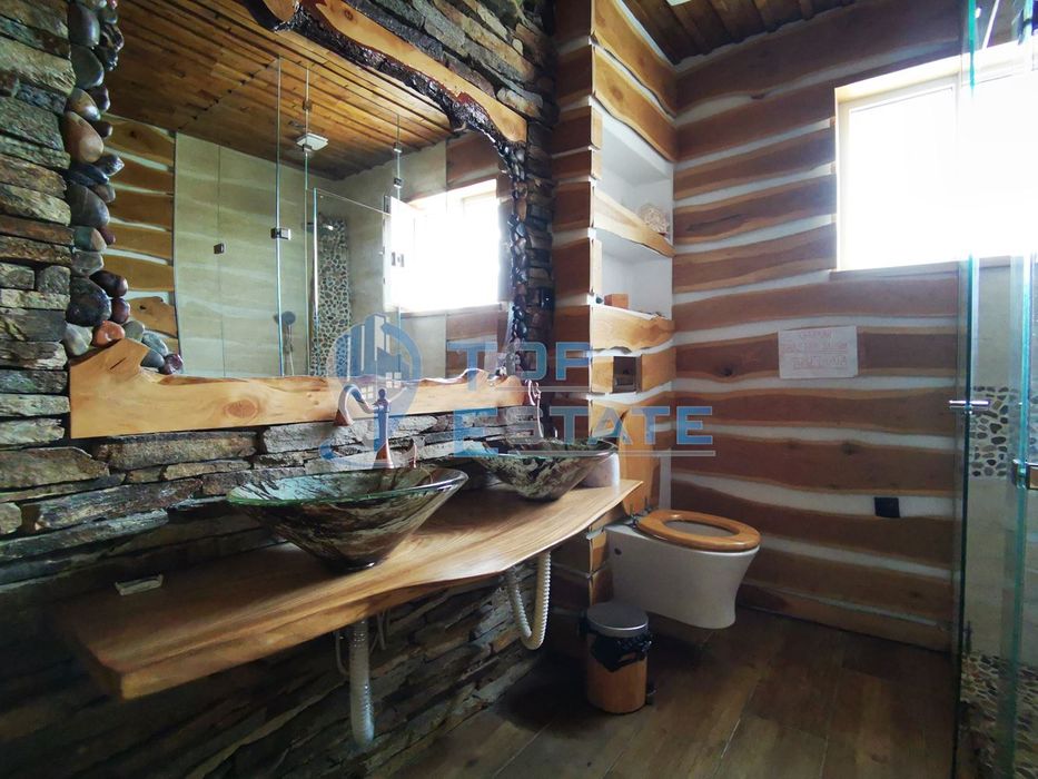 Тухлена къща напълно обзаведена след основен ремонт в село Поликраище