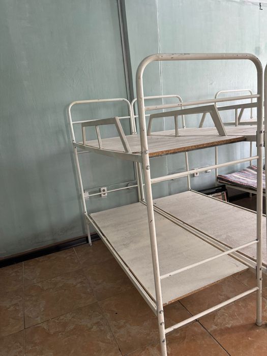 Крават двук ярсни