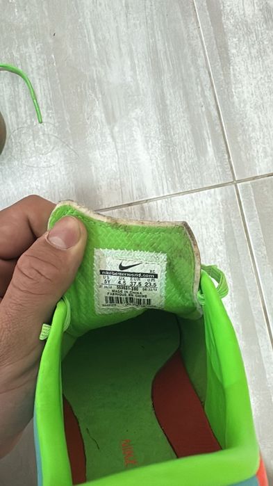 Футболни обувки.