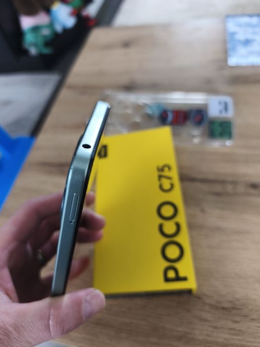 Продавам телефон Poco C75