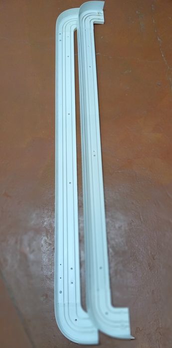 Продам потолочнвй карниз б/у