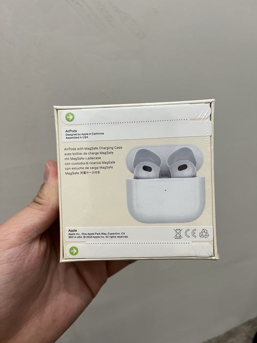 Продам наушники airpods 3