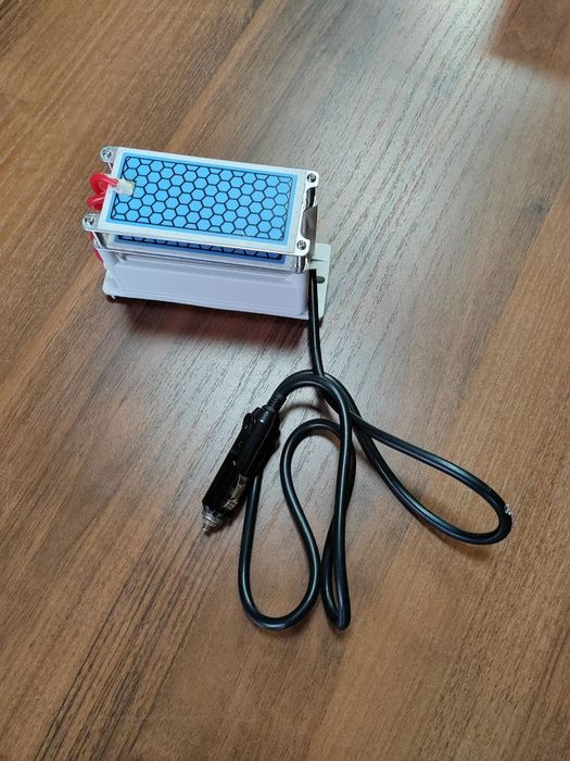 Озоновый дезинфектор для автомобиля.