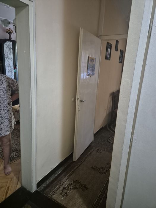 Дава се под наем Тристаен апартамент в Плевен, Сторгозия - 40 кв.м за 199.41 € - Снимка #1