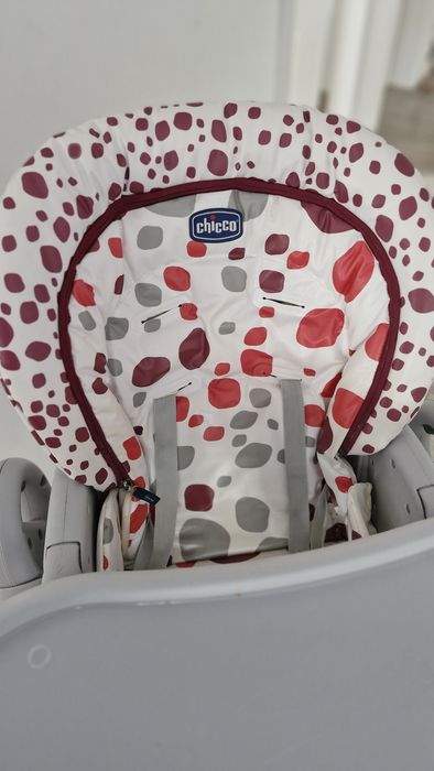 Scaun de masa chicco polly start