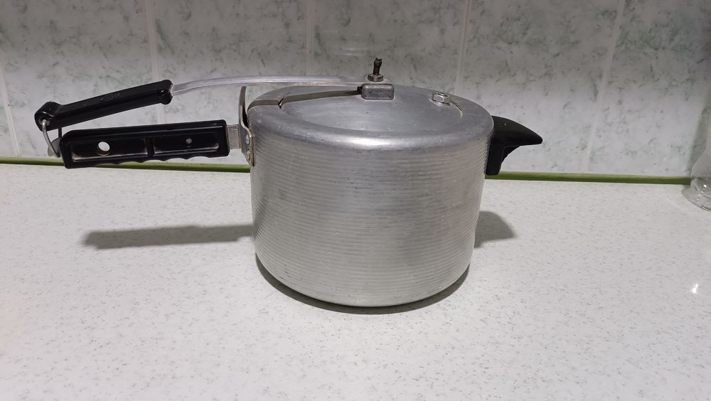 алюминиевая скороварка советского производства (Made in USSR).