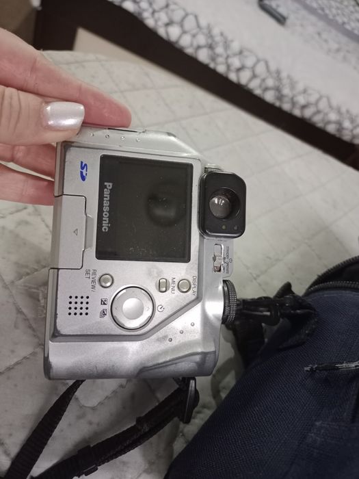 Фотоаппарат полупрофессиональный