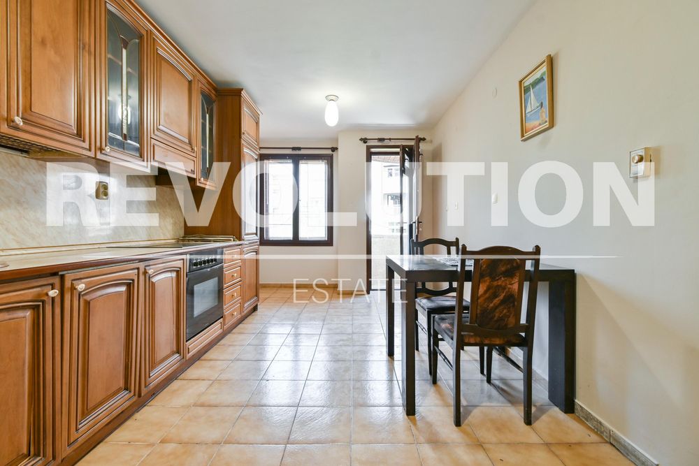 Двустаен апартамент в кв. Хладилника