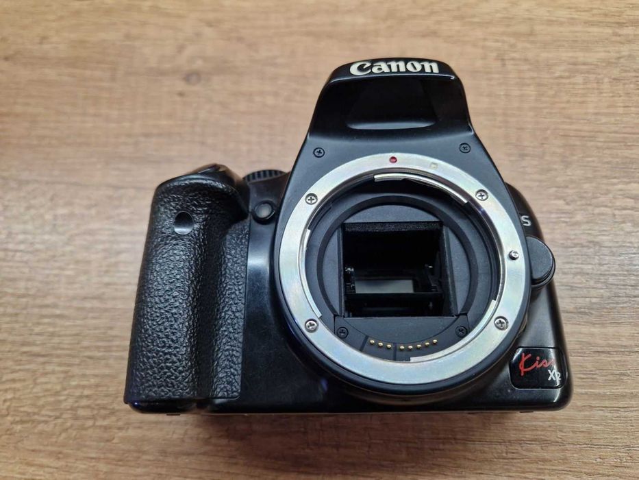 Продавам Canon EOS 450D + SD карта 4GB + чанта
