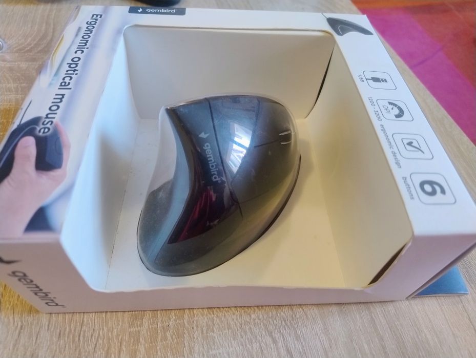 Безжична мишка Gembird MUSW-ERGO-01, 1600 DPI, Черна