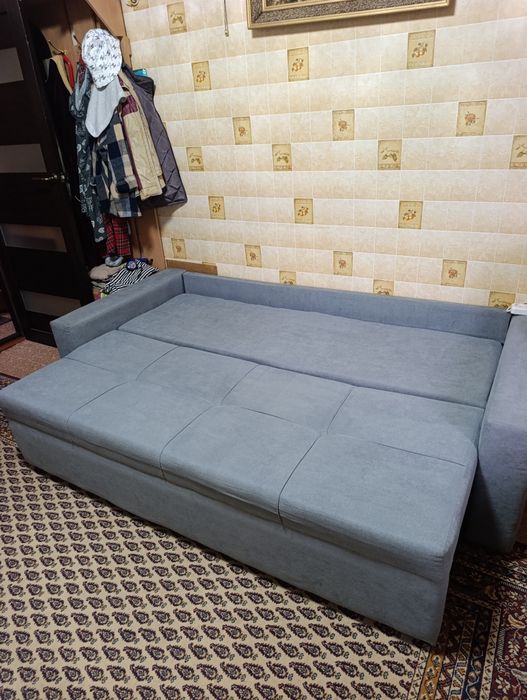Продам диван как новый
