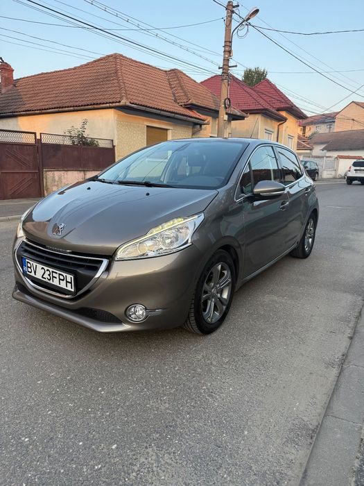 Peugeot 208 Peugeot 208 1.6VTI 2014 Manual