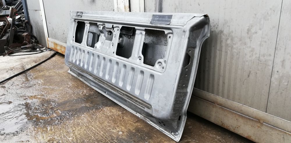 2 броя заден капак/врата от багажник пикап Mitsubishi L200 ClearTec