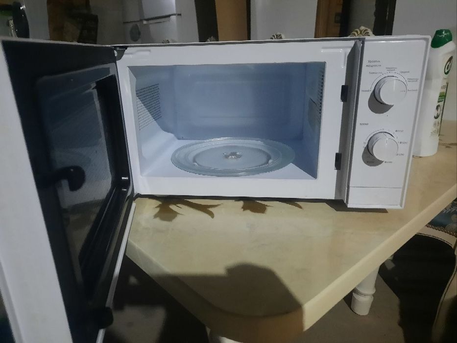 Mikrovolnovka sotiladi Xolati rasmdagidek