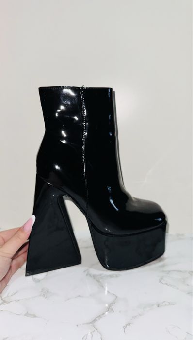 Botine cu platforma