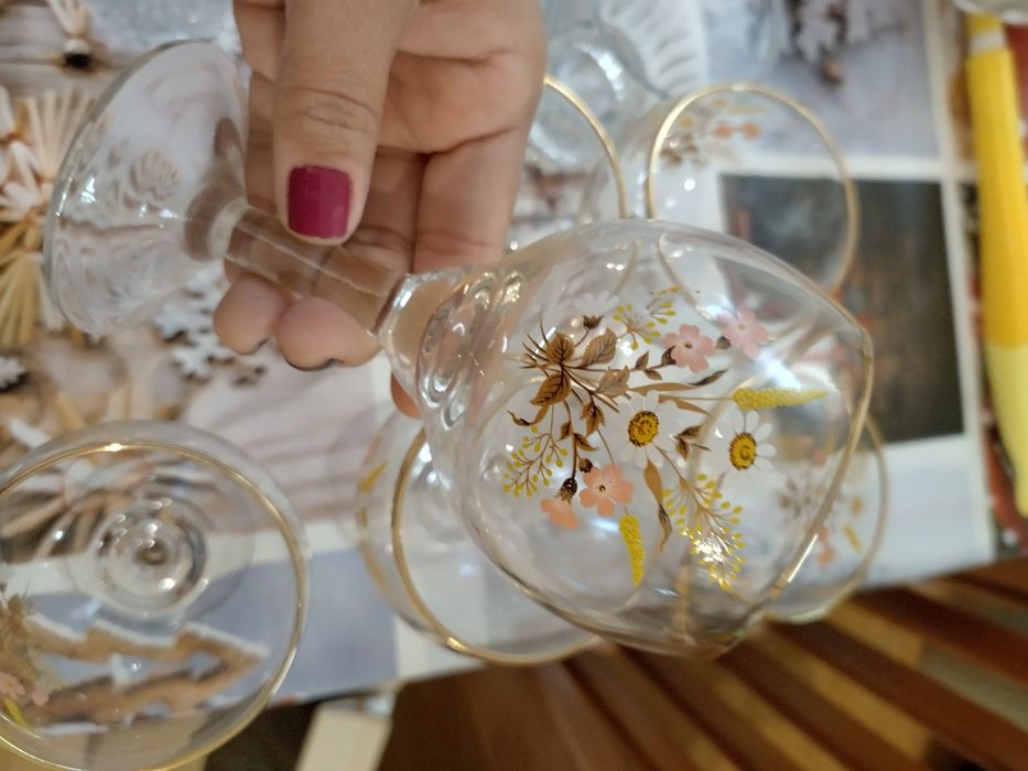 Голямо разнообразие от старинни колекции ,сервизи и други на символичн