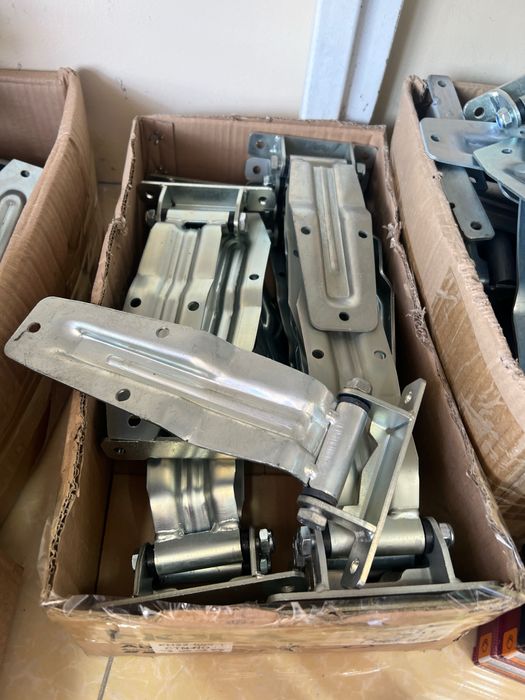 Фурнитура сотилади