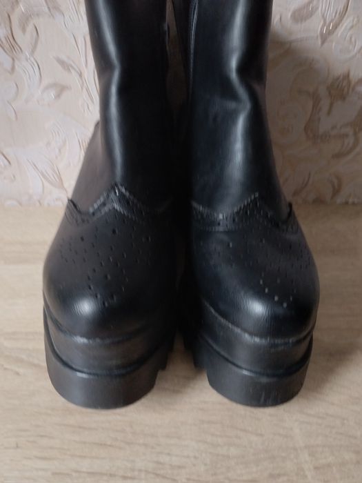 Чисто нови ботуши