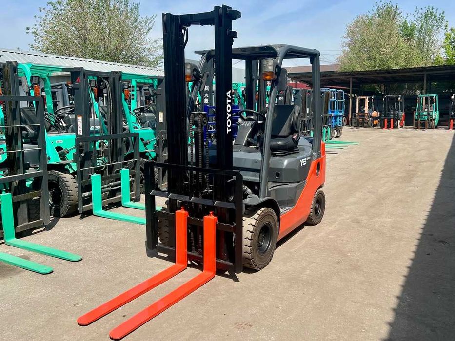 Вилочный погрузчик ( Кара)