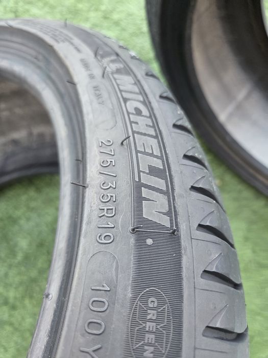 275 35 19 Michelin