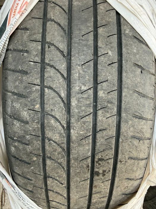 Продам шины 235/55 R20 Bridgestone Dueler
