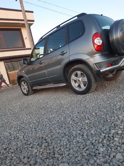 Срочны сотилади нива шевролет кандитценер