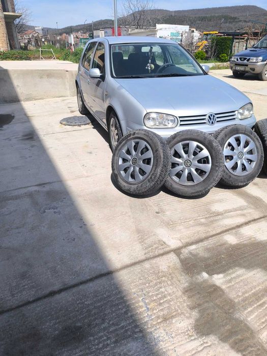 Автомобил Фолксваген Голф