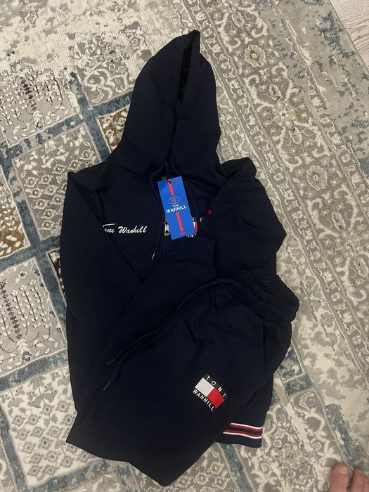 Продам  детские спортивные клстюмы