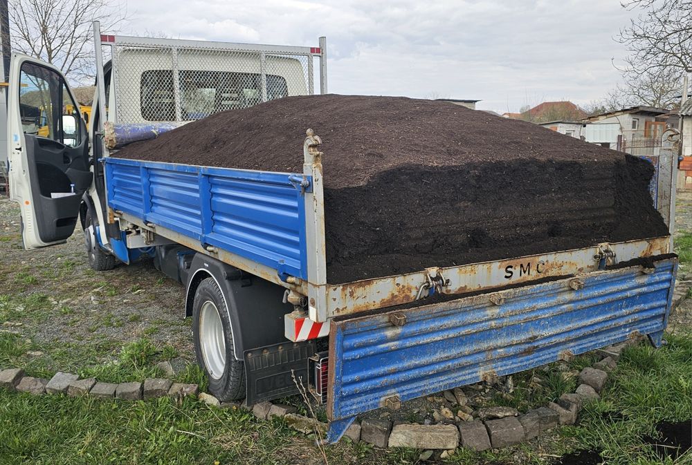 Compost vegetal 100% NU Pământ din decopertă