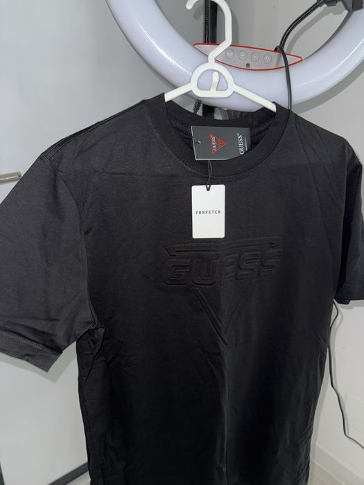 Tricou GUESS  foarte calitativ