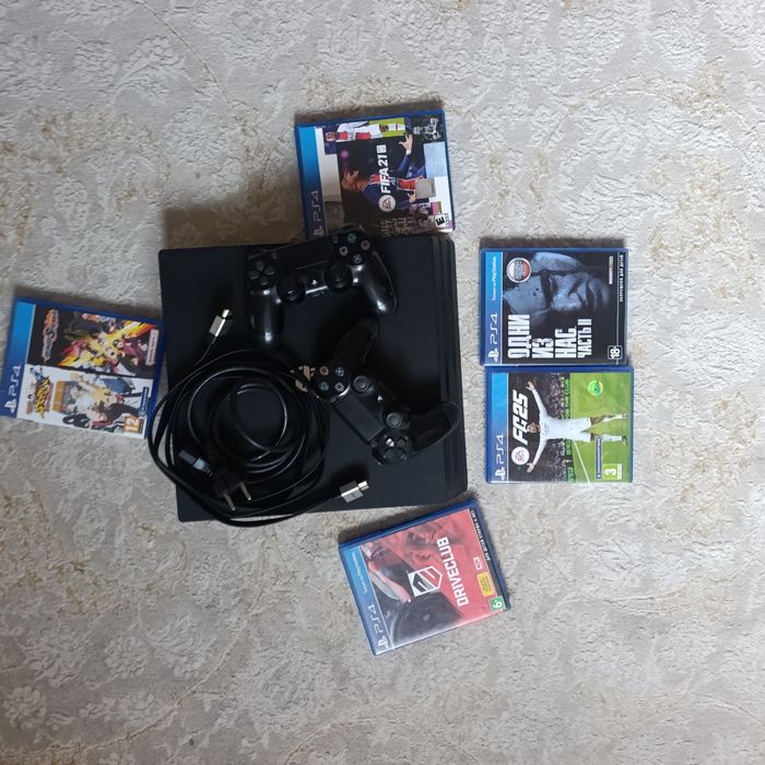 Продам PS4 PRO 1TBа
