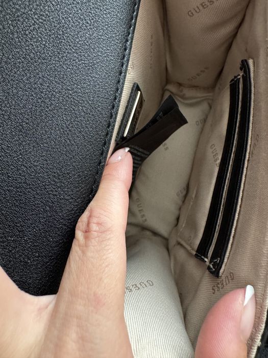 Оригинална дамска чанта GUESS