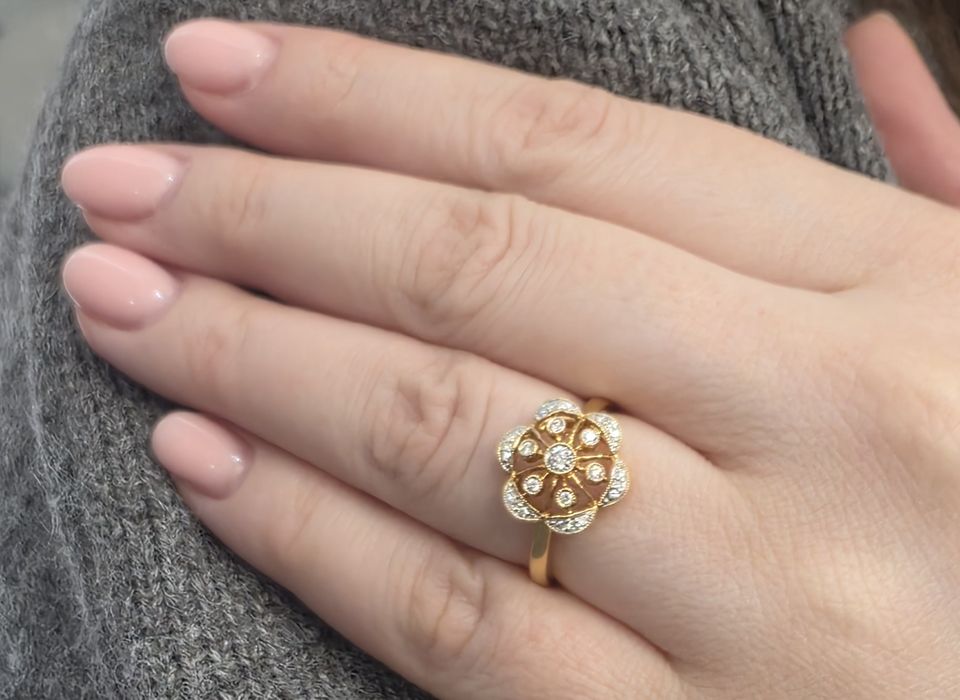 Нежное золотое кольцо