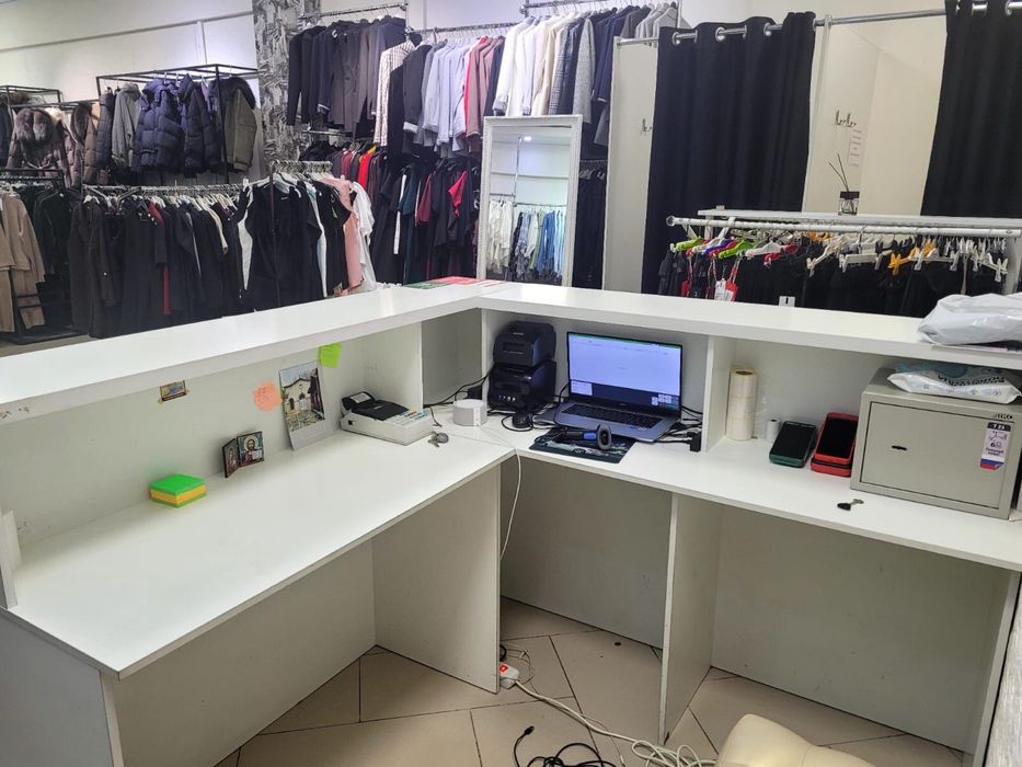 Продается зона ресепшен+ пуфик