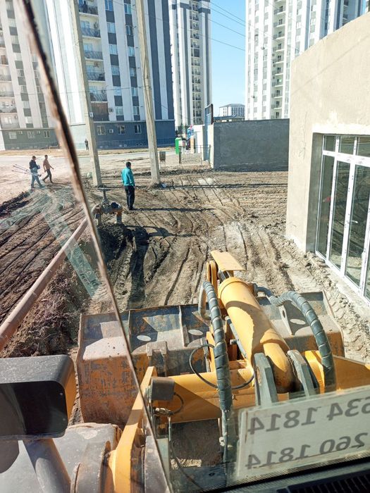 Фронтальный погрузчик сотилади