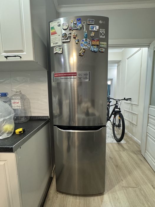 Продам Холодильник LG