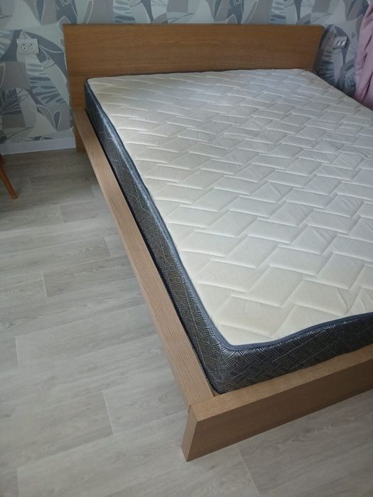 Продам кровать 200×160