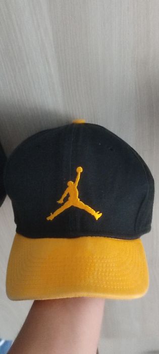 Vând șapcă jordan
