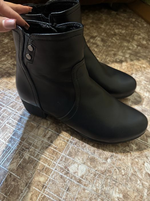 Продам новые ботинки 41 размера